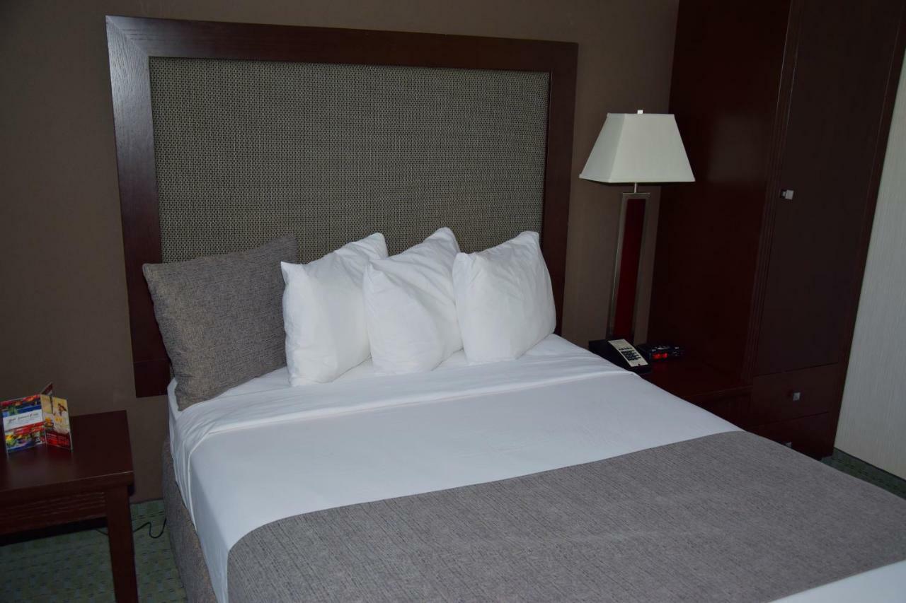 Coast Lethbridge Hotel & Conference Centre Εξωτερικό φωτογραφία